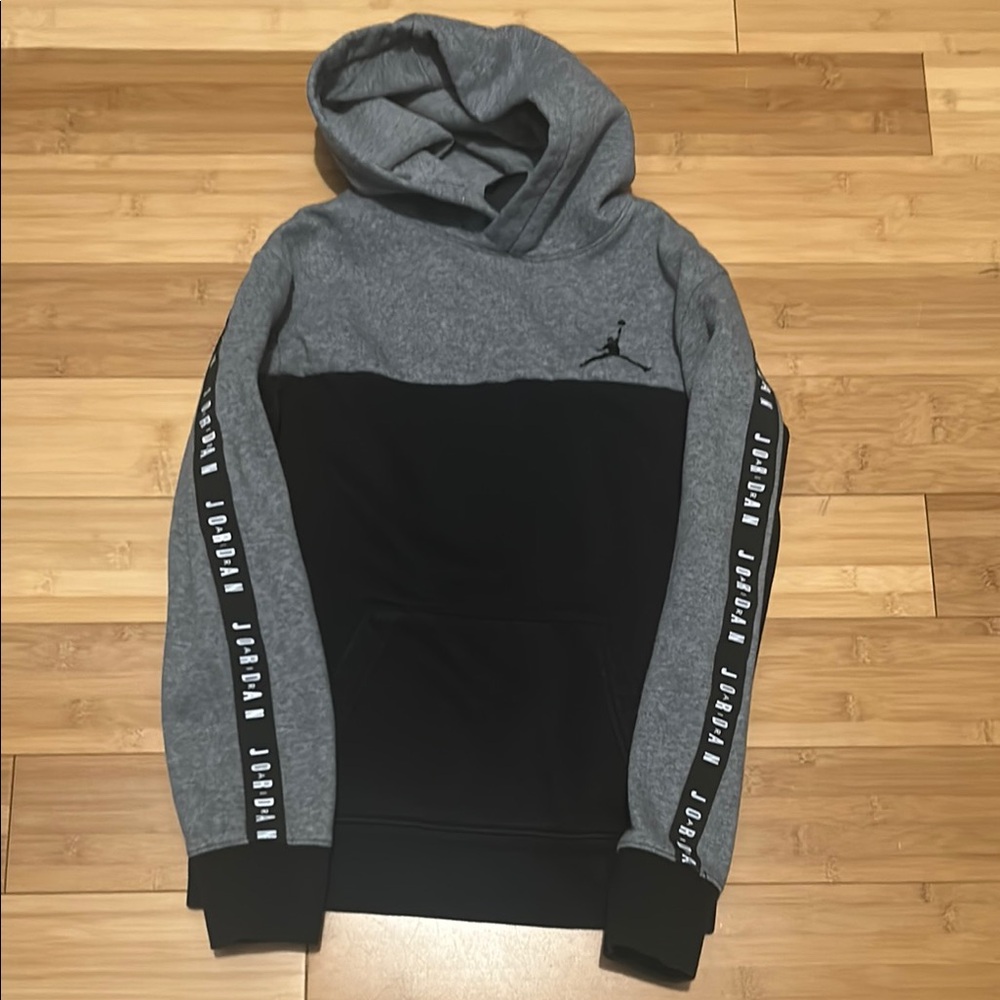 🤩 EUC Air Jordan hoodie